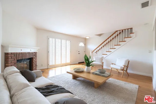 $6,200 | 1411 12th Street, Unit 2, Manhattan Beach, CA 90266