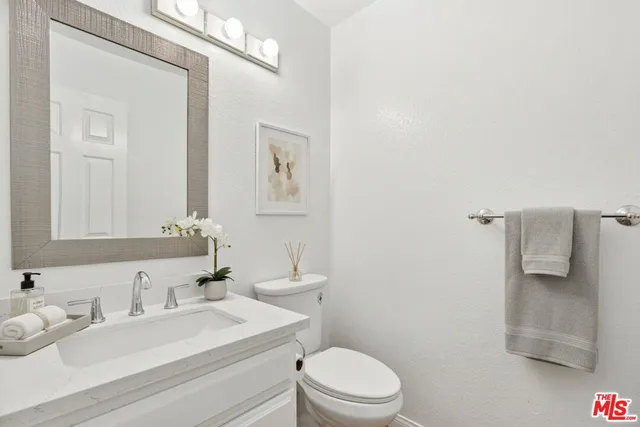 $6,200 | 1411 12th Street, Unit 2, Manhattan Beach, CA 90266