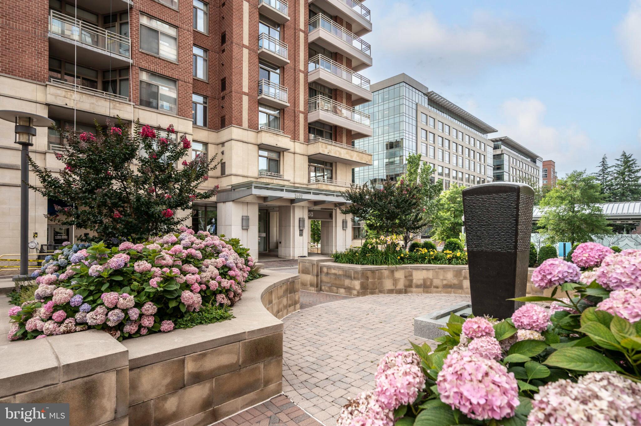 3650 South Glebe Road, Unit 450 Arlington, VA 22202 - Photo 51 of 60 a front view of a multi story residential apartment building