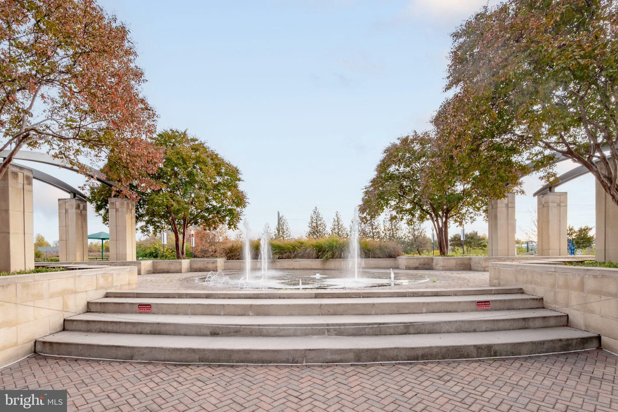 3650 South Glebe Road, Unit 450 Arlington, VA 22202 - Photo 54 of 60 a view of city with palm trees