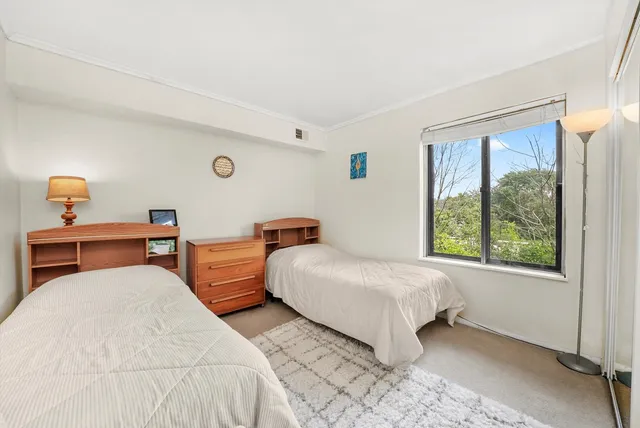 $220,000 | 6107 Knoll Valley Drive, Unit 308, Willowbrook, IL 60527