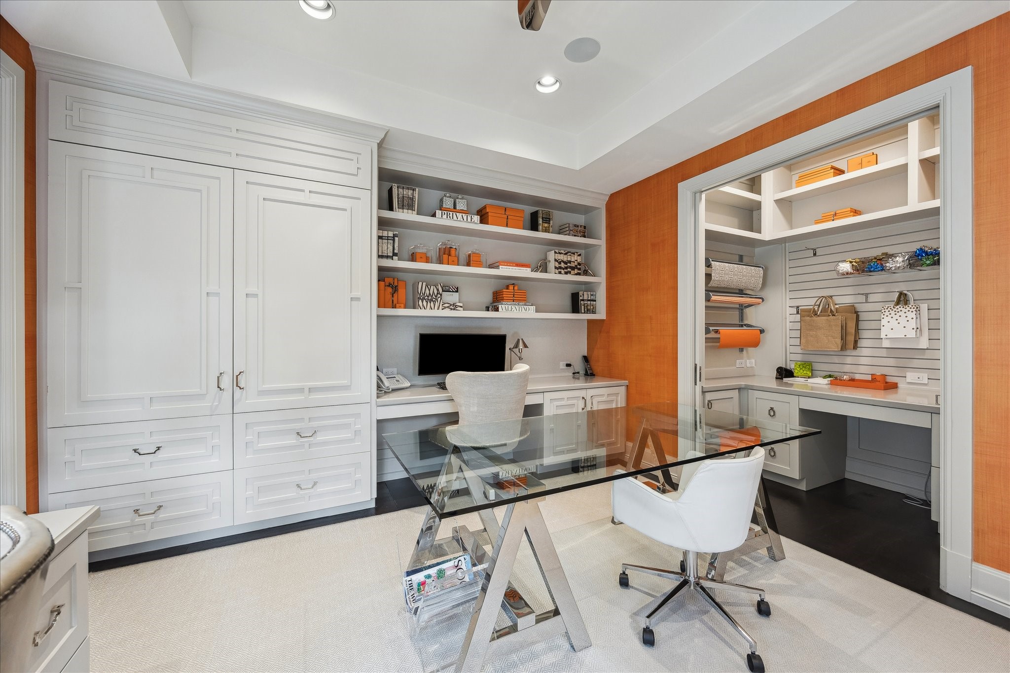 220 Merrie Way Lane Houston, TX 77024 - Photo 40 of 50 a living room with furniture and a table