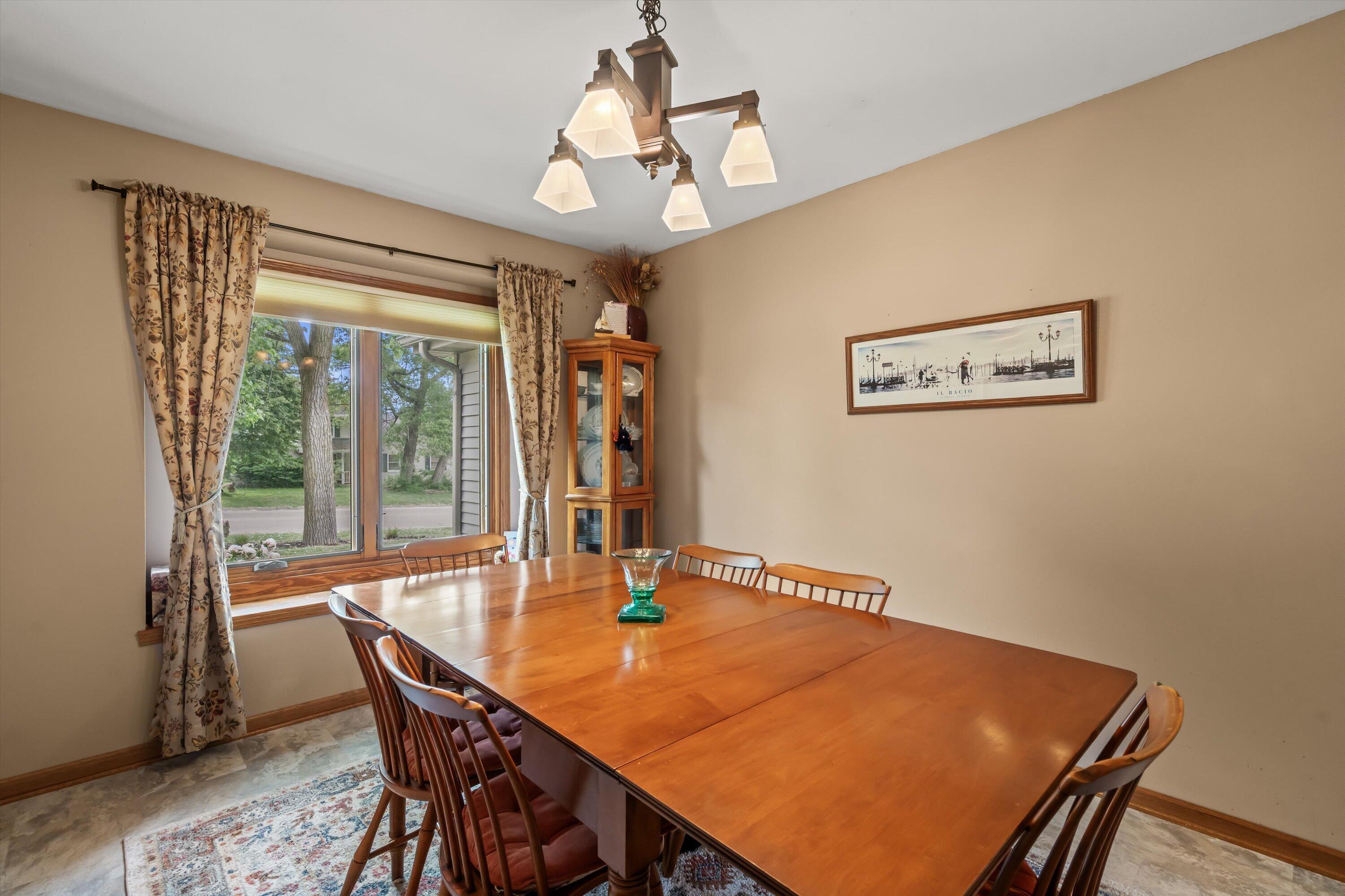 3250 Wood Road Mount Pleasant, WI 53406 - Photo 23 of 61 Dining Room