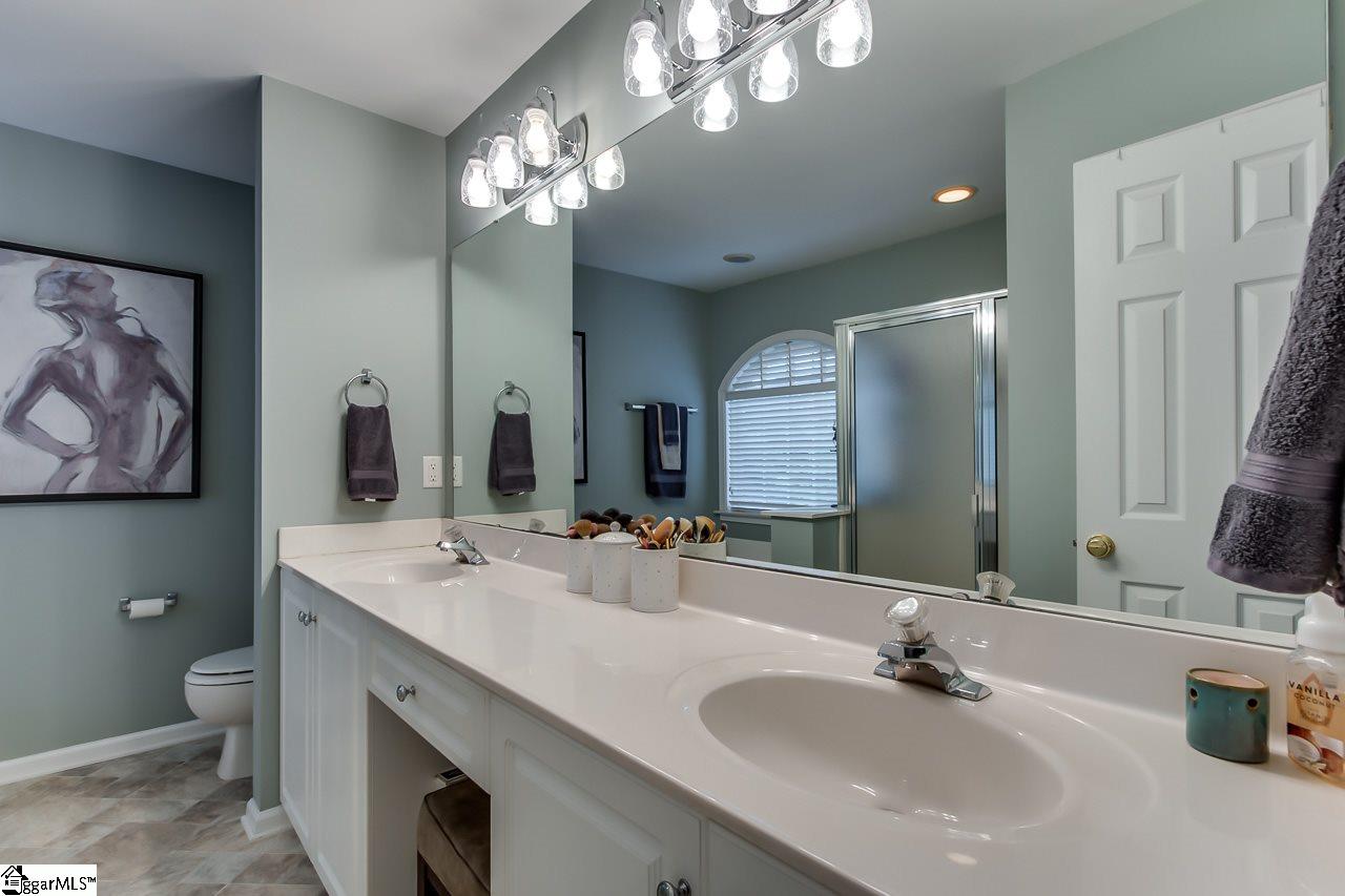 413 Cliffview Court Greer, SC 29650 - Photo 15 of 26 Gallery Image 15