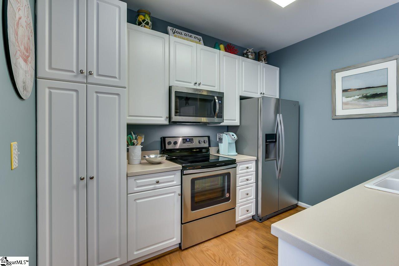 413 Cliffview Court Greer, SC 29650 - Photo 6 of 26 Gallery Image 6