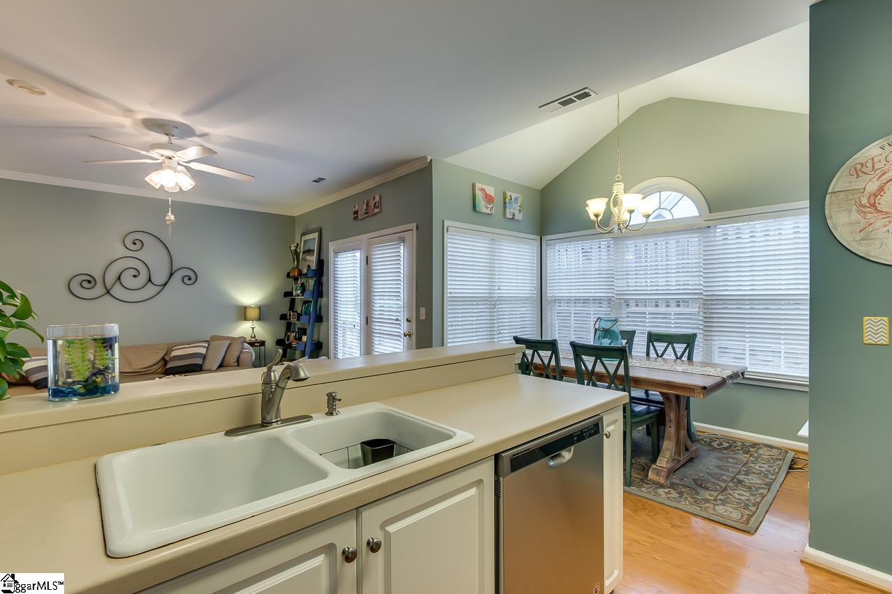 413 Cliffview Court Greer, SC 29650 - Photo 7 of 26 Gallery Image 7