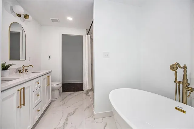 $765,000 | 9222 Belinder Road, Leawood, KS 66206