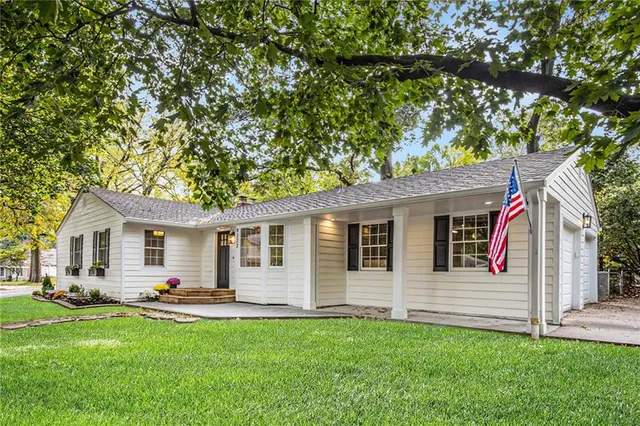 $765,000 | 9222 Belinder Road, Leawood, KS 66206