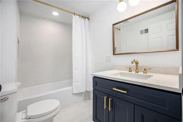 $765,000 | 9222 Belinder Road, Leawood, KS 66206