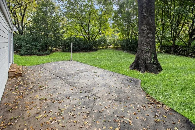 $765,000 | 9222 Belinder Road, Leawood, KS 66206