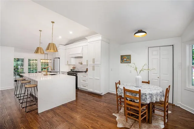 $765,000 | 9222 Belinder Road, Leawood, KS 66206