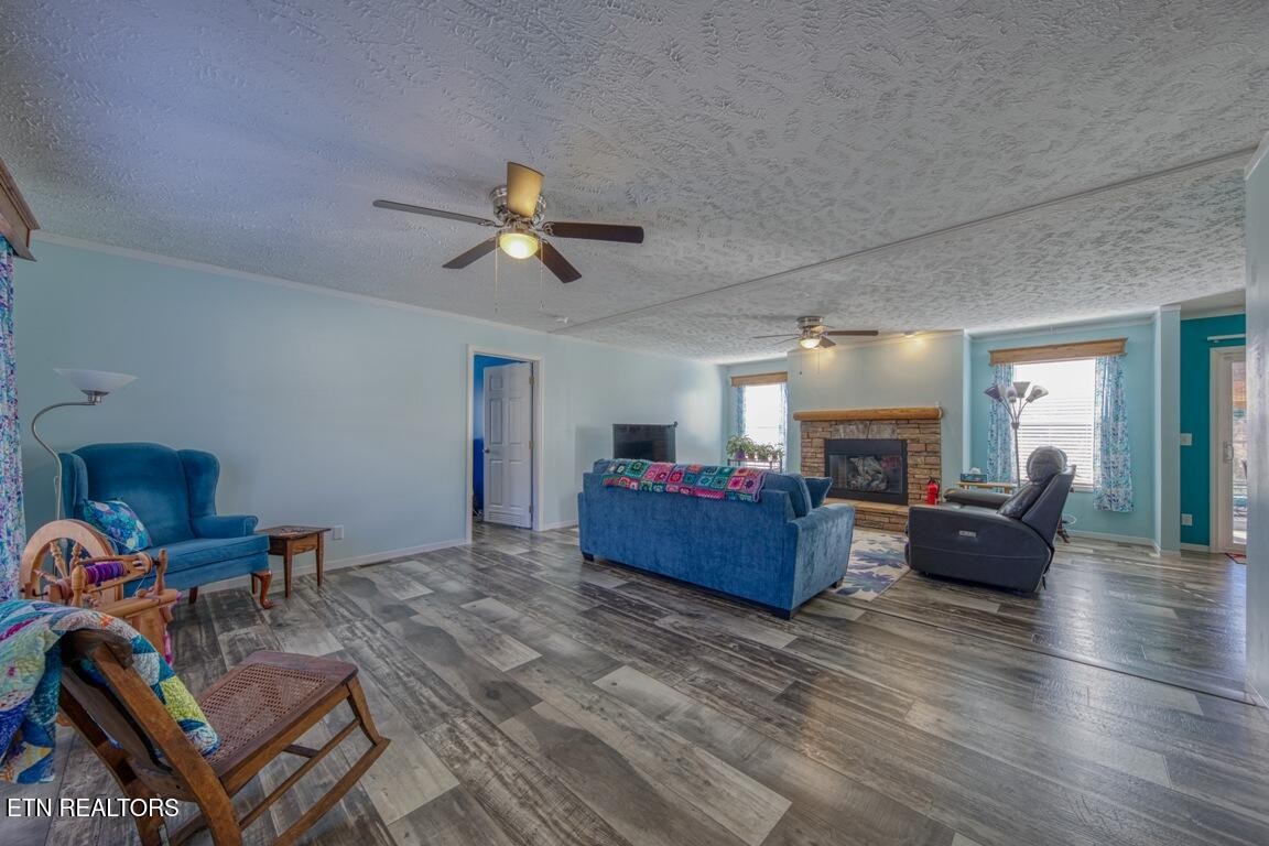 3143 Webbing Way Cosby, TN 37722 - Photo 3 of 31 a living room with furniture