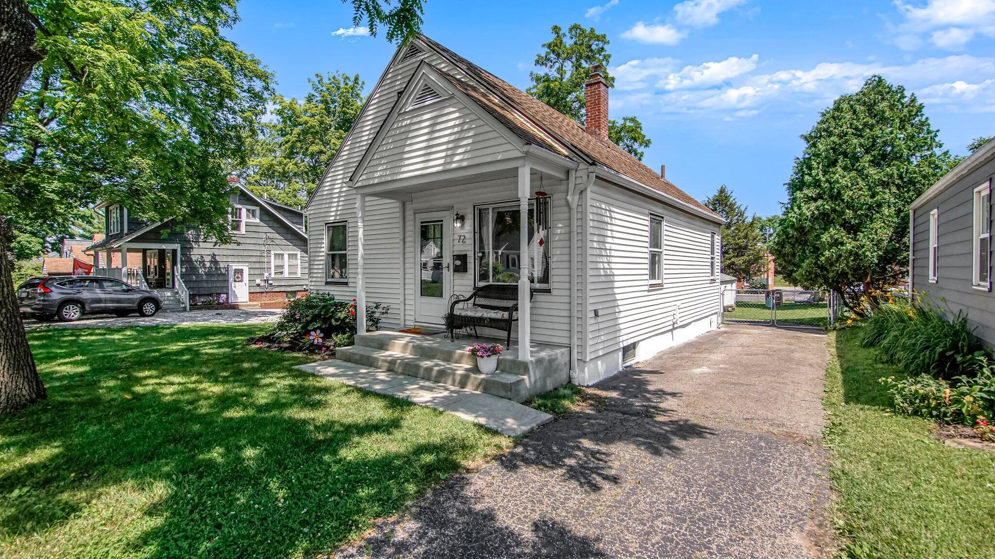 72 Chase Road Columbus, OH 43214 - Photo 2 of 34 2