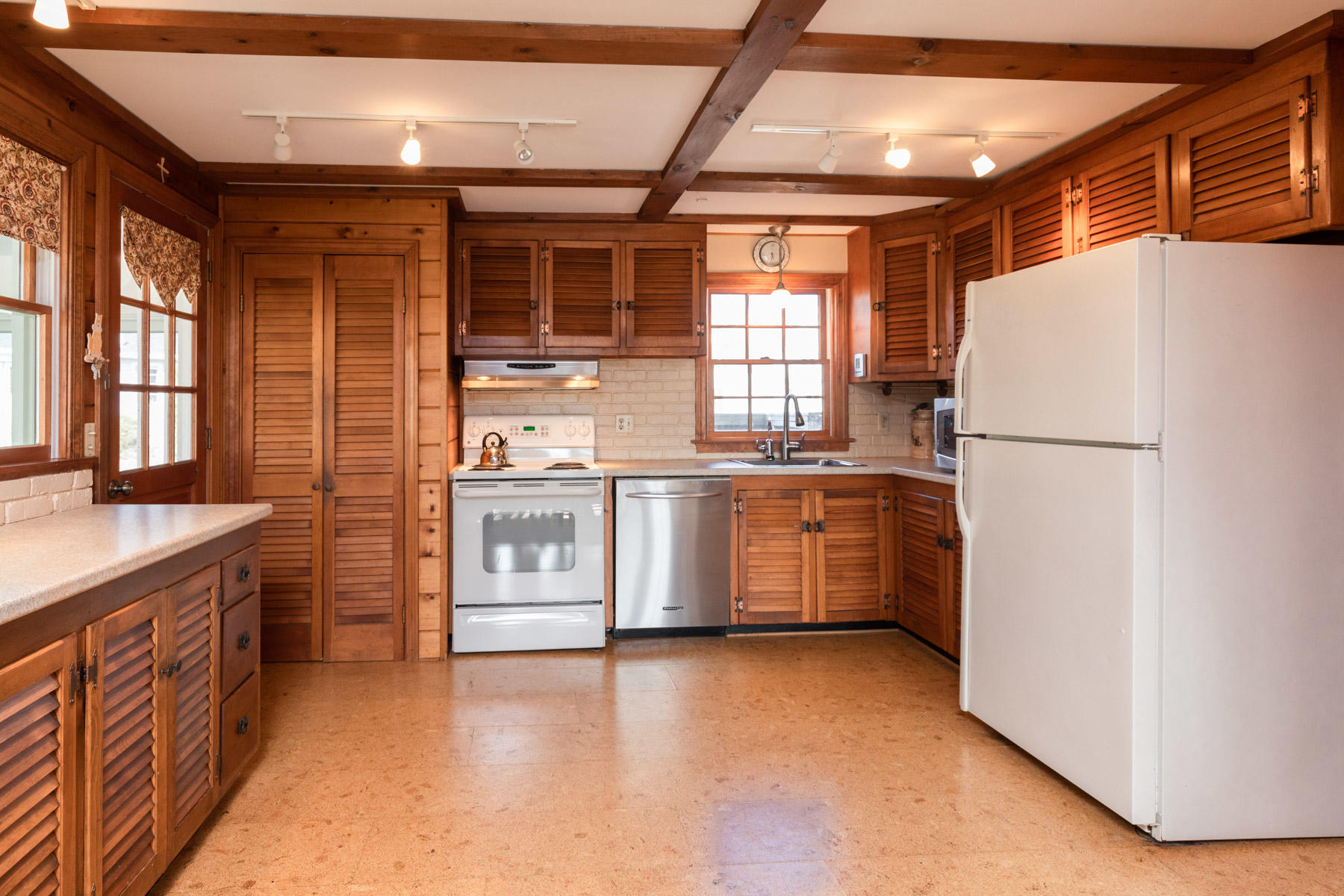 1 4th Street Biddeford Pool, ME 04006 - Photo 16 of 50 Kitchen