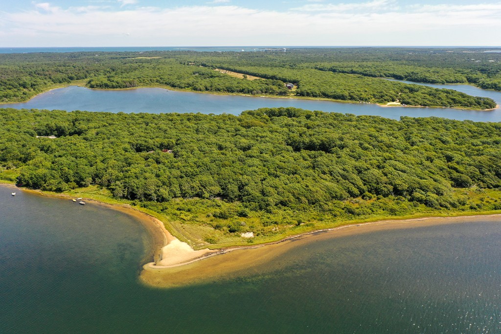 71 Kanomika Road Edgartown, MA 02539 - Photo 5 of 11