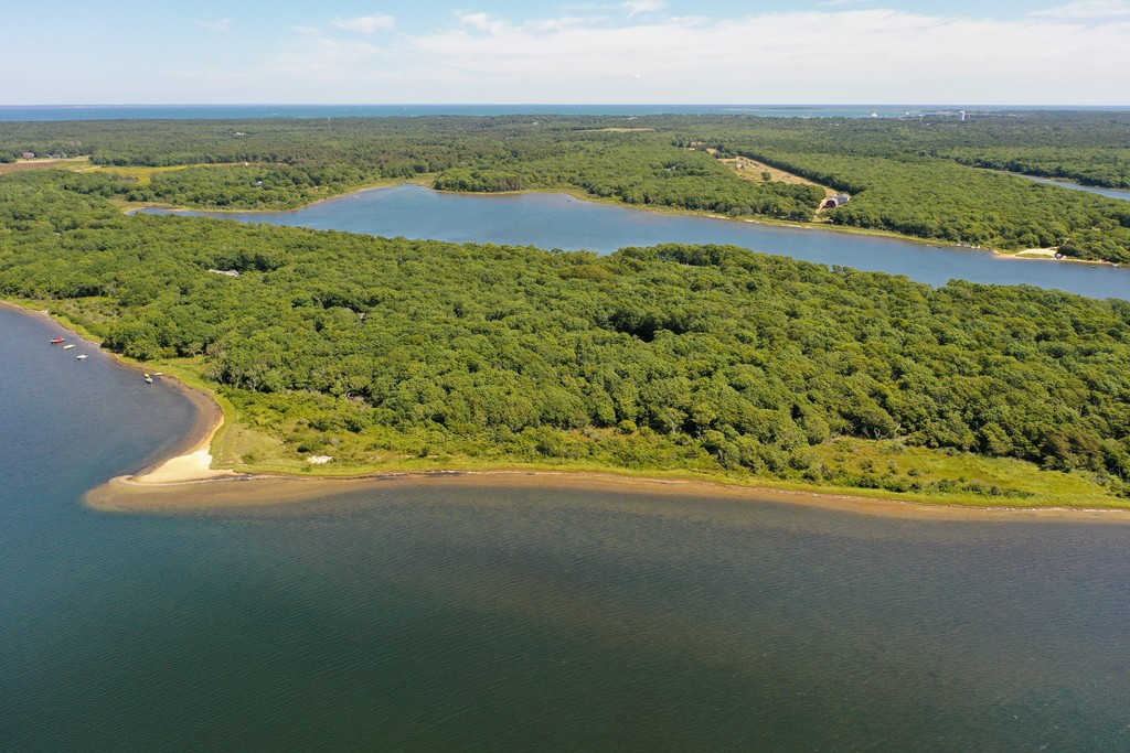 71 Kanomika Road Edgartown, MA 02539 - Photo 6 of 11