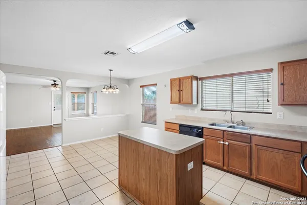 $1,600 | 342 Fontana Albero, San Antonio, TX 78253