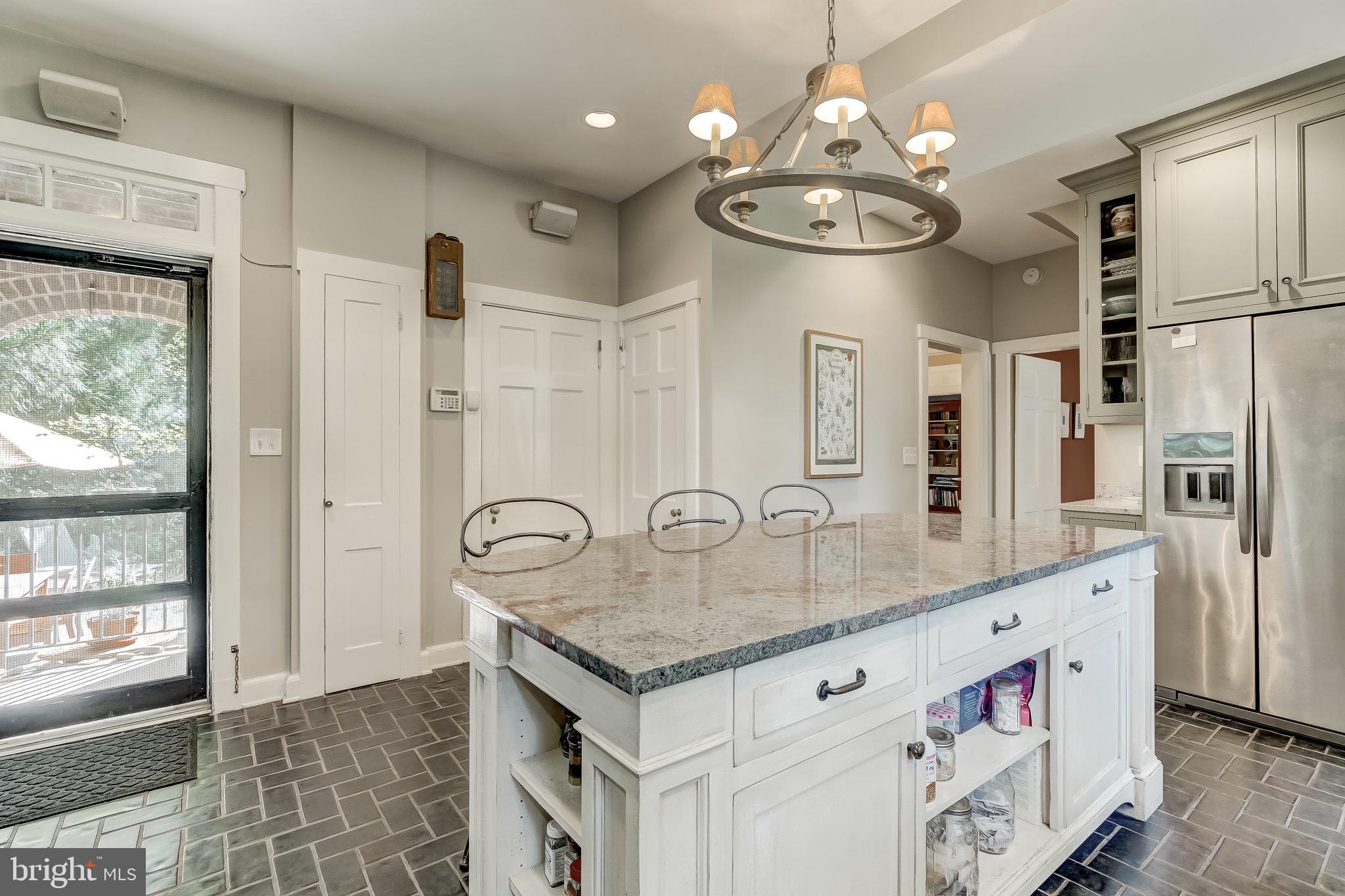 311 Somerset Road Baltimore, MD 21210 - Photo 38 of 107