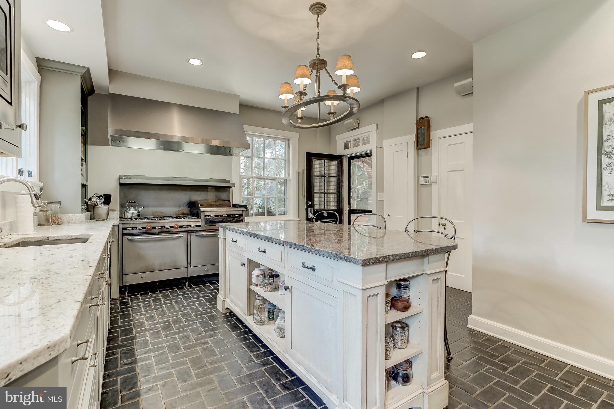 311 Somerset Road Baltimore, MD 21210 - Photo 39 of 107