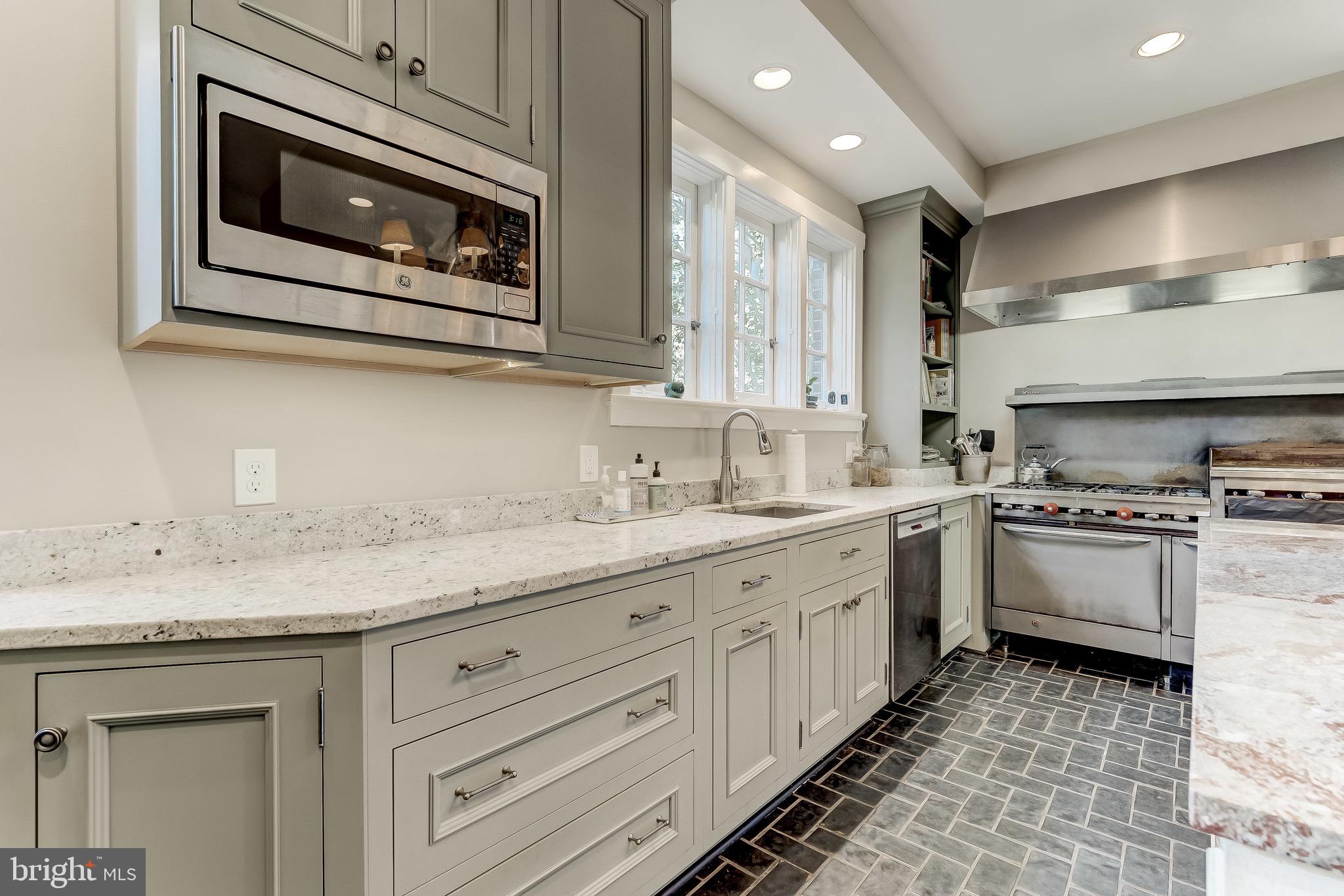 311 Somerset Road Baltimore, MD 21210 - Photo 41 of 107