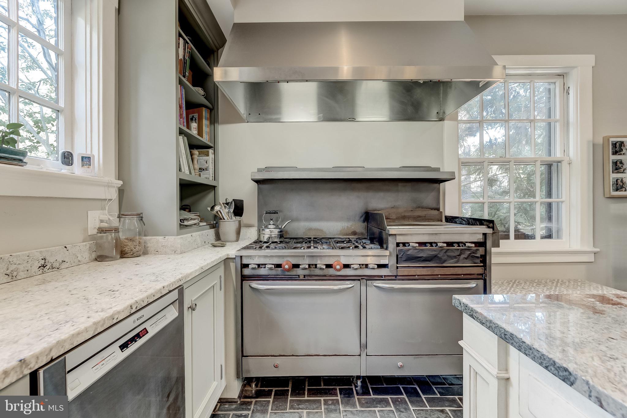311 Somerset Road Baltimore, MD 21210 - Photo 42 of 107