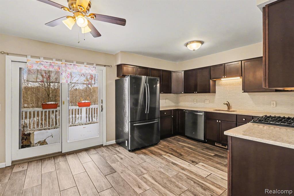 205 Gerst Road Leonard, MI 48367 - Photo 2 of 23