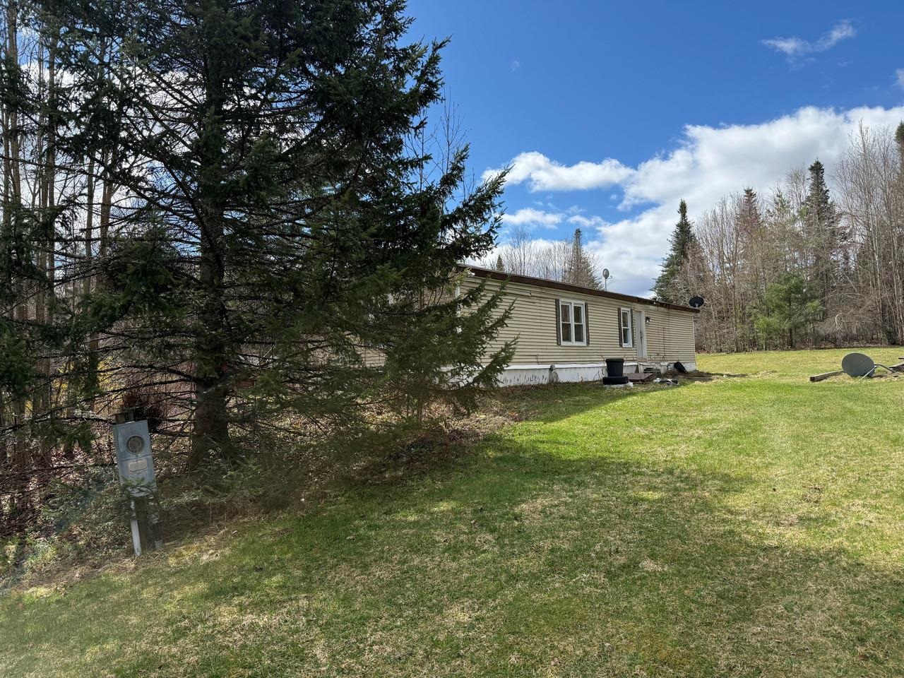 571 Bliss Road Woodbury, VT 05658 - Photo 2 of 10