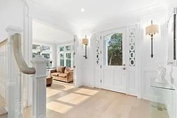 74 Post Lane, Southampton, NY 11968