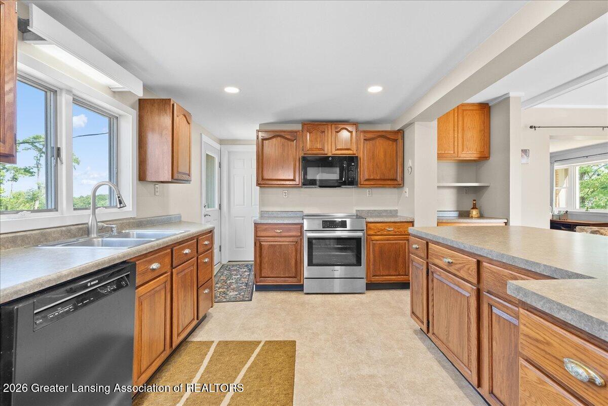 9724 Garrison Road Laingsburg, MI 48848 - Photo 10 of 40 23-Media Jett -21