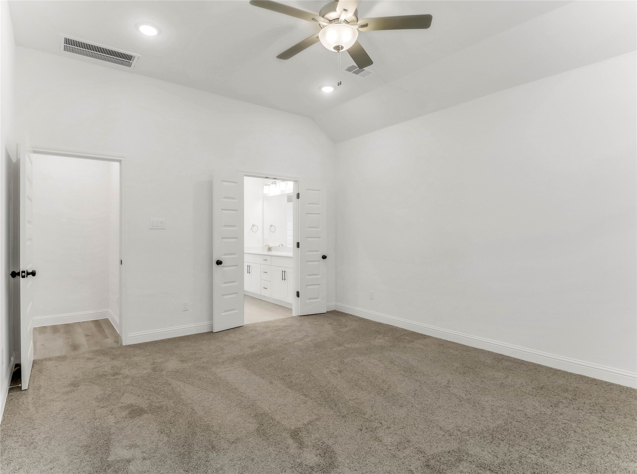 612 Evans Street Angleton, TX 77515 - Photo 13 of 33