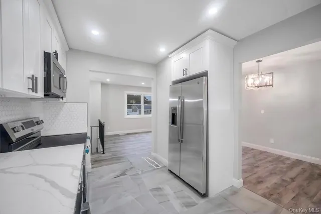 $629,999 | 3004 New London Avenue, Medford, NY 11763