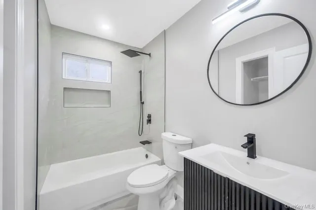 $629,999 | 3004 New London Avenue, Medford, NY 11763