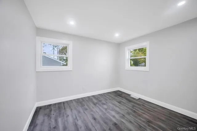 $629,999 | 3004 New London Avenue, Medford, NY 11763