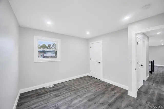 $629,999 | 3004 New London Avenue, Medford, NY 11763