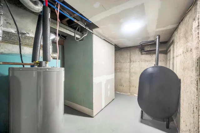 $629,999 | 3004 New London Avenue, Medford, NY 11763