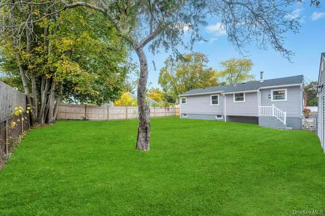 $629,999 | 3004 New London Avenue, Medford, NY 11763