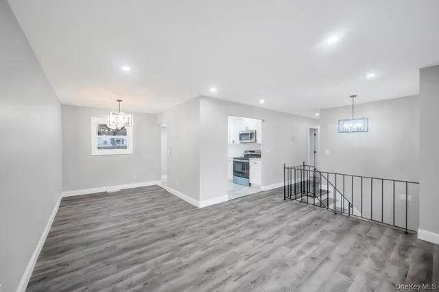 $629,999 | 3004 New London Avenue, Medford, NY 11763