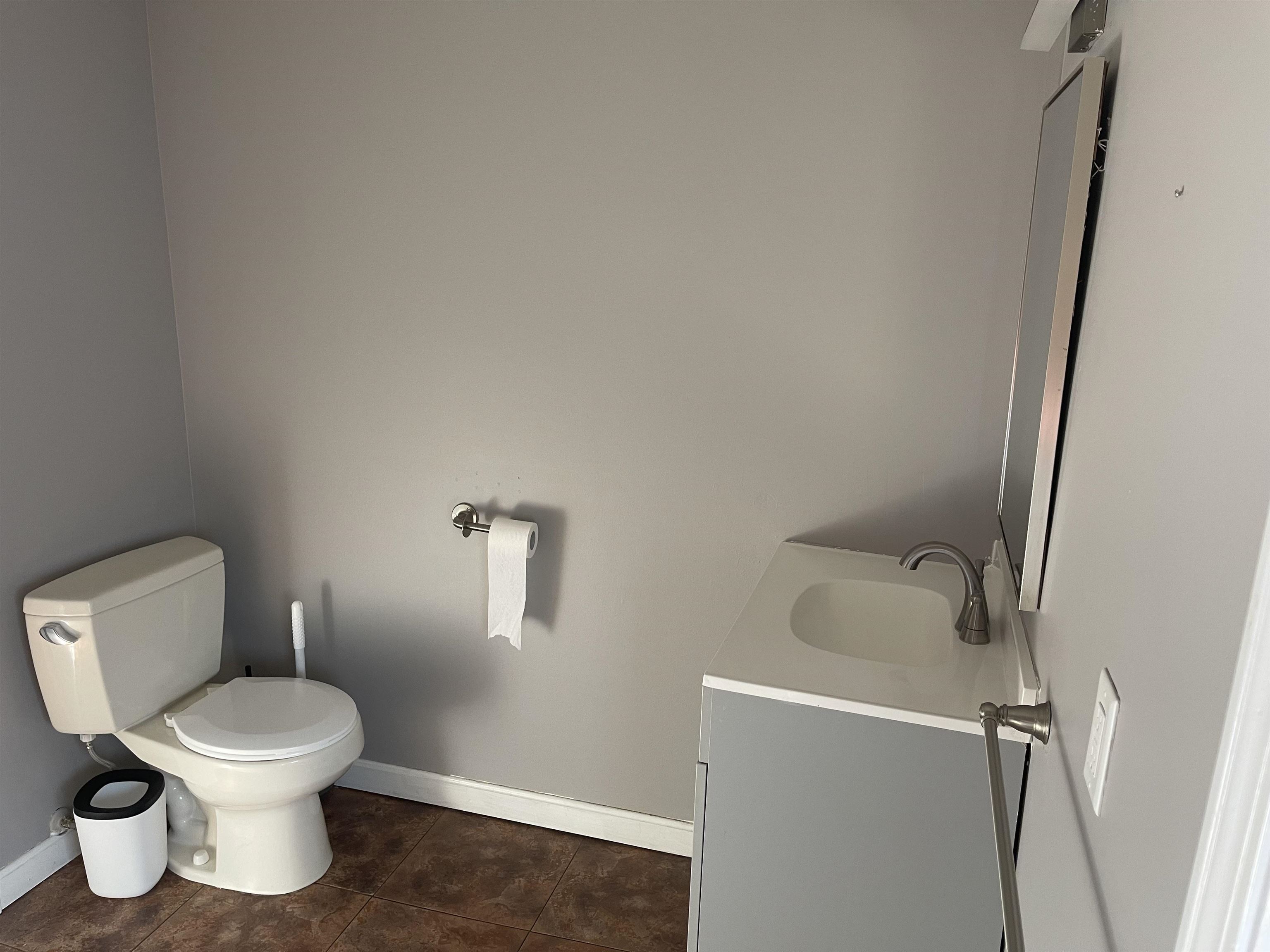 520 Beech Street, Unit 2L Manchester, NH 03104 - Photo 3 of 7