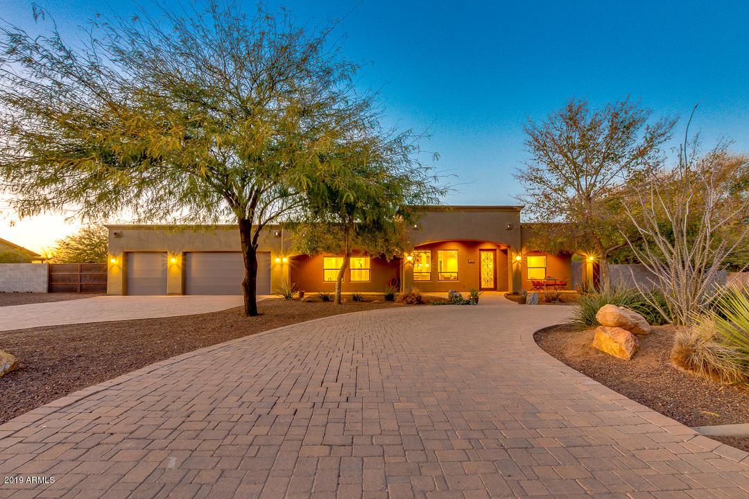 Beautiful Desert Hills Home!