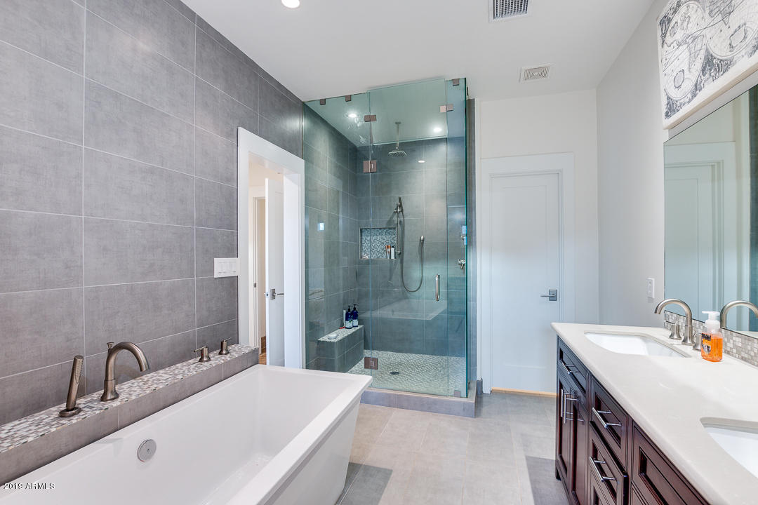 2816 West Joy Ranch Road Phoenix, AZ 85086 - Photo 22 of 51 Glass Shower