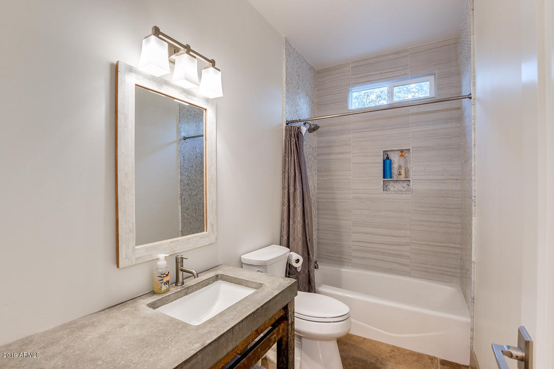 2816 West Joy Ranch Road Phoenix, AZ 85086 - Photo 30 of 51 Bathroom 3