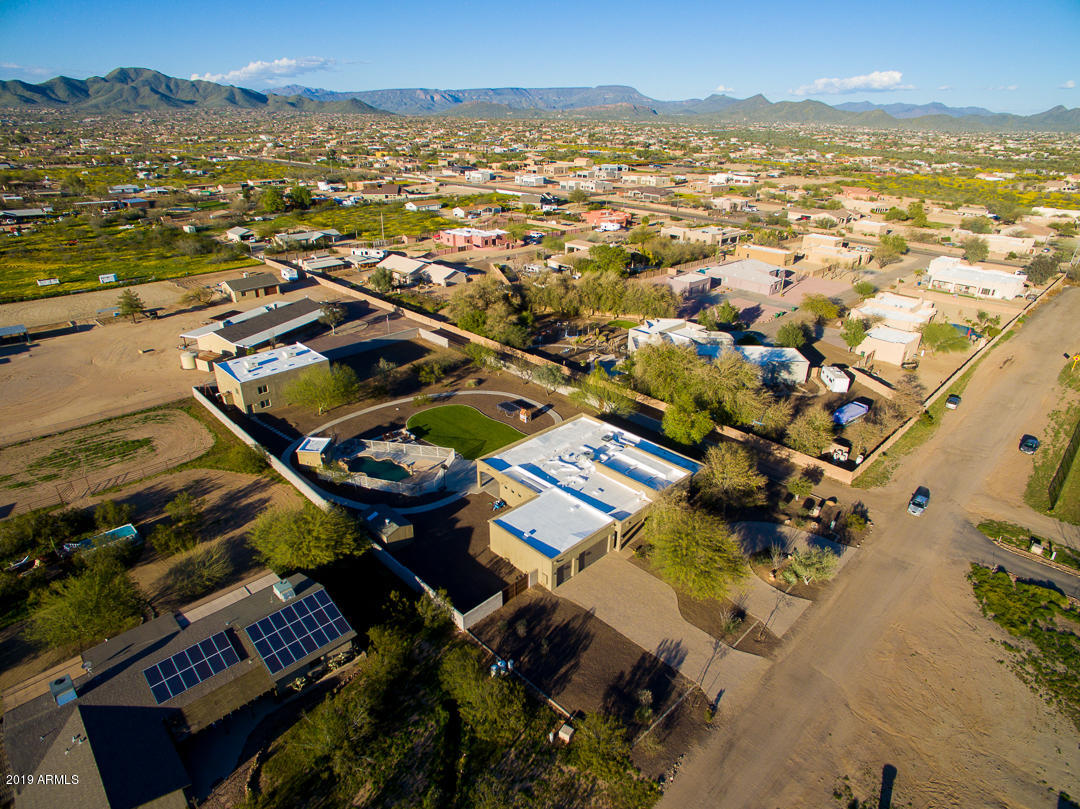 Convenient Location in Desert Hills!
