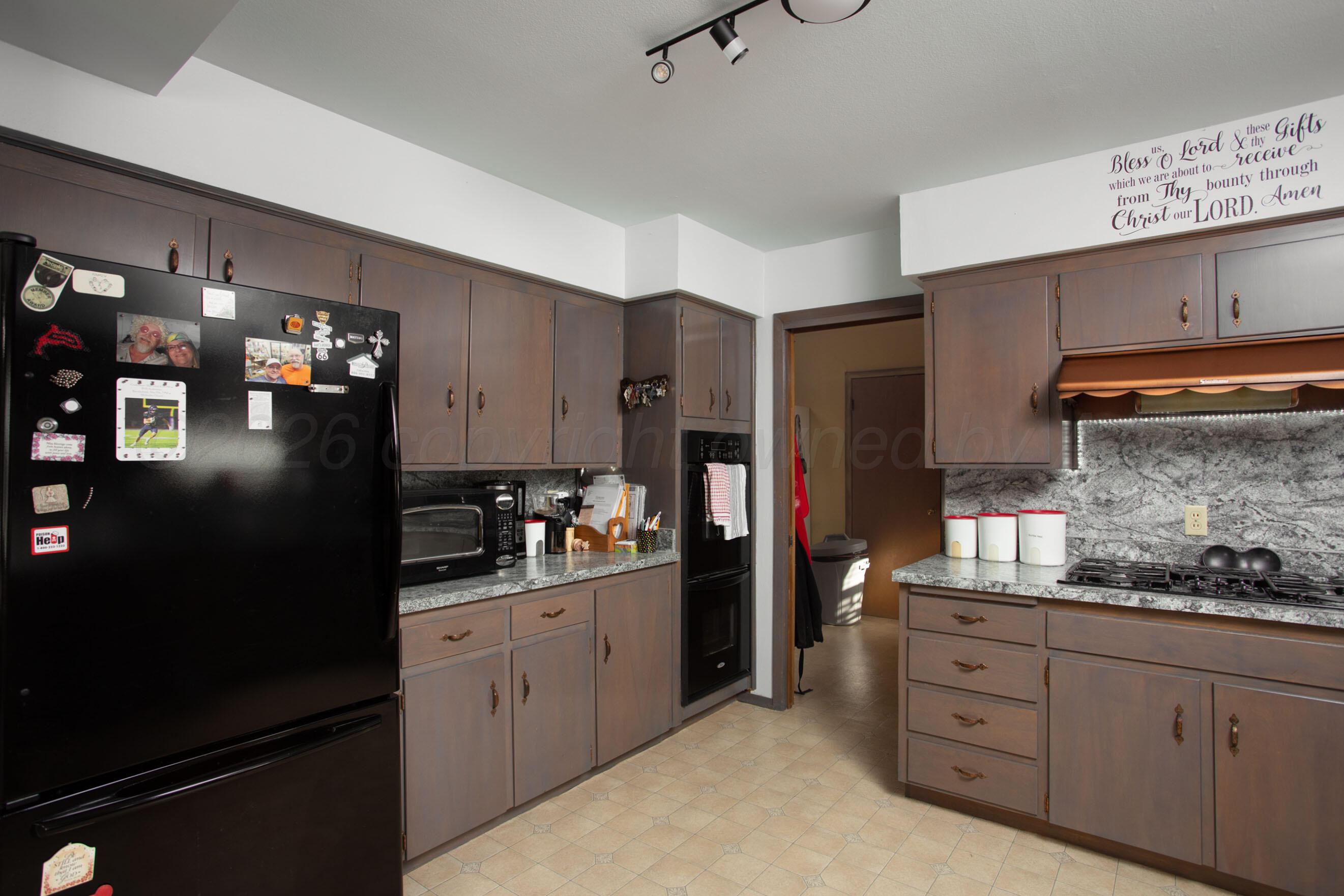 5003 Klinke Road Amarillo, TX 79108 - Photo 11 of 35 Double ovens