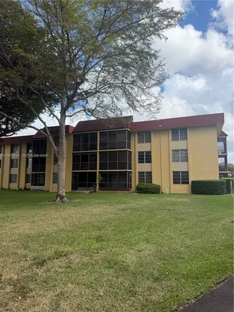$2,200 | 3490 Foxcroft Road, Unit B114, Miramar, FL 33025