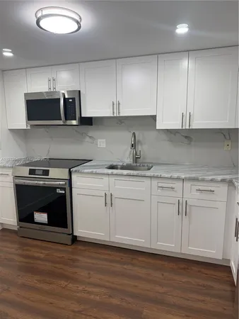 $2,200 | 3490 Foxcroft Road, Unit B114, Miramar, FL 33025