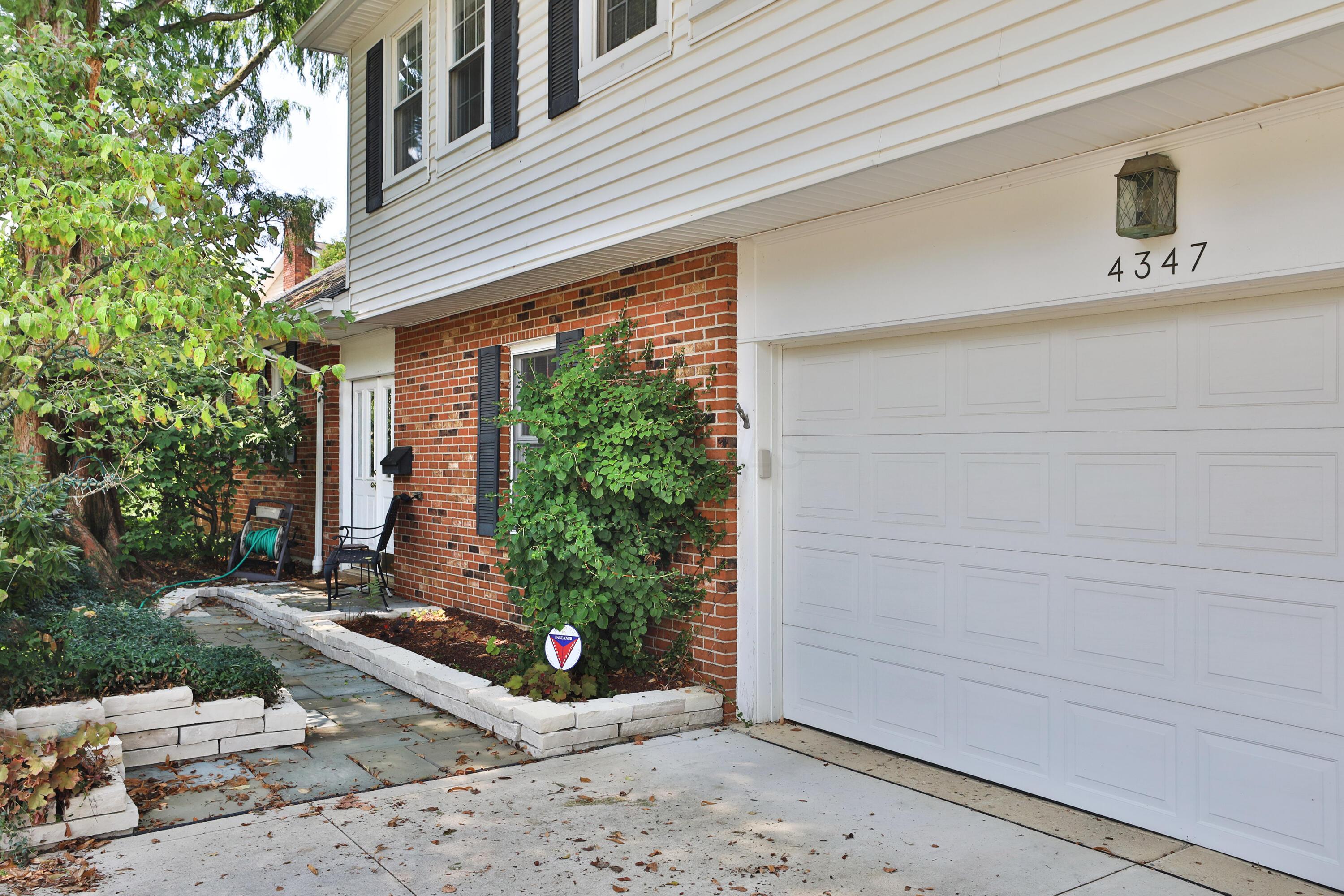 4347 Castleton Road Columbus, OH 43220 - Photo 3 of 71 Front