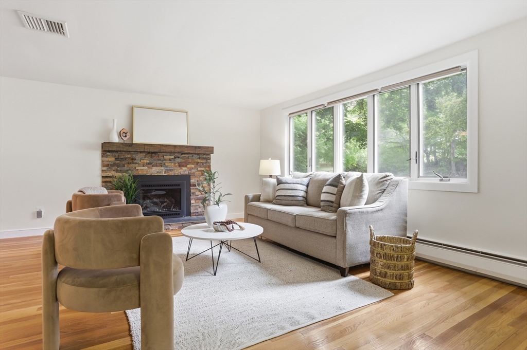 6 Hillcrest Road Bedford, MA 01730 - Photo 9 of 33