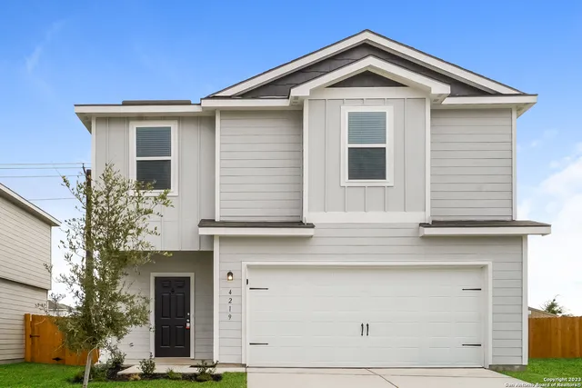 $2,035 | 4219 Trail De Paris, New Braunfels, TX 78132