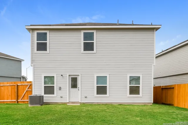 $2,035 | 4219 Trail De Paris, New Braunfels, TX 78132