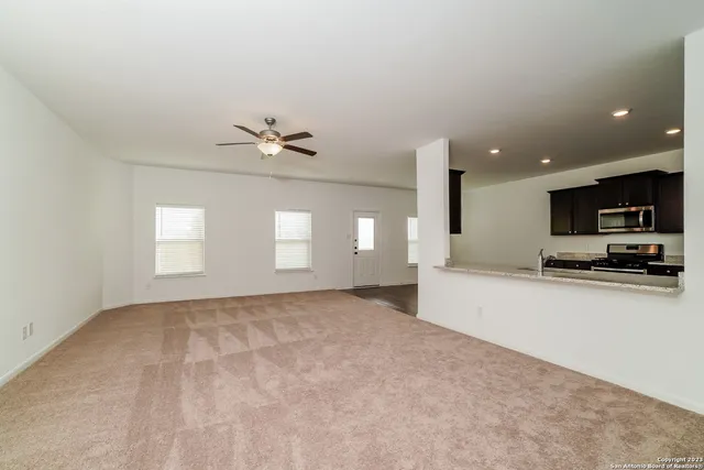 $2,035 | 4219 Trail De Paris, New Braunfels, TX 78132